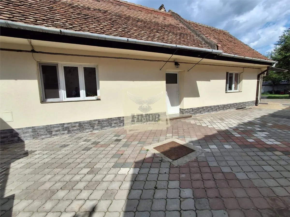 Casa individuala cu 5 camere si terasa inchisa - foto 2