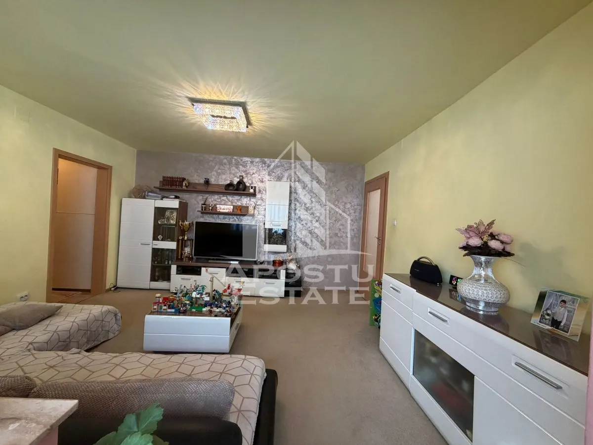Apartament cu 3 camere, semidecomandat,centrala proprie,zona Girocului - foto 4