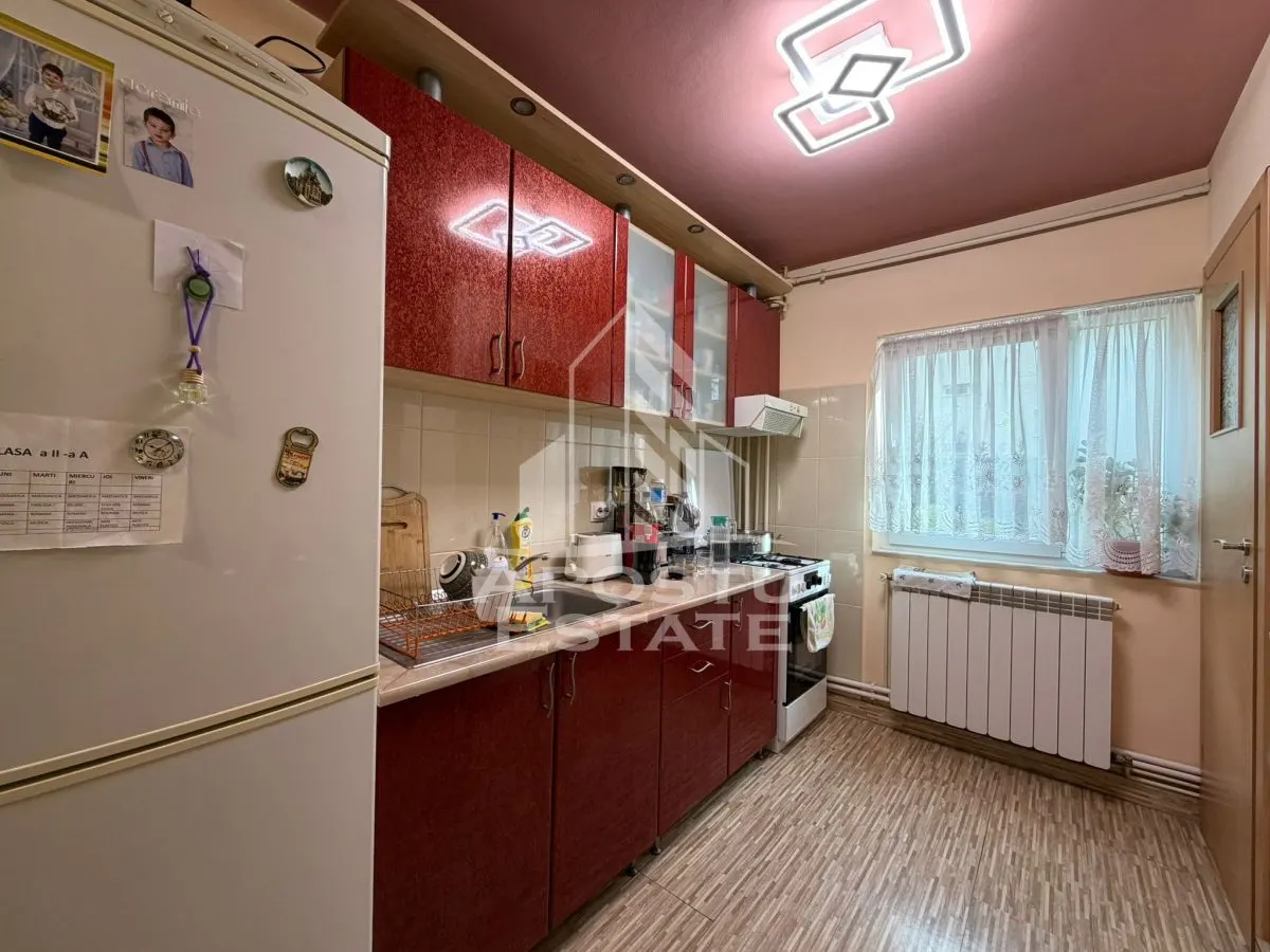 Apartament cu 3 camere, semidecomandat,centrala proprie,zona Girocului - foto 9