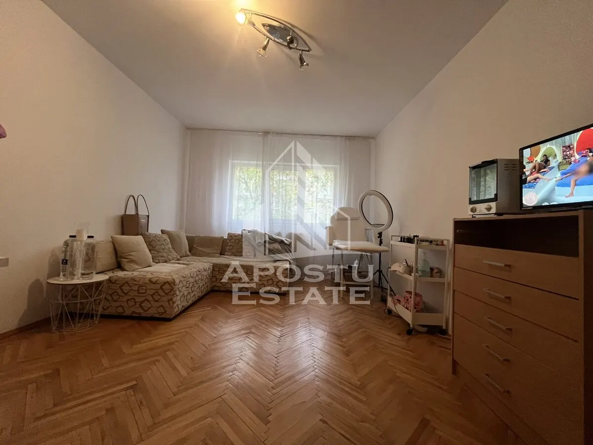 Apartament 3 camere, 2 bai, 2 balcoane, etaj intermediar,Soarelui - foto 1
