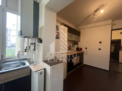 Apartament 3 camere, 2 bai, 2 balcoane, etaj intermediar,Soarelui - foto 3