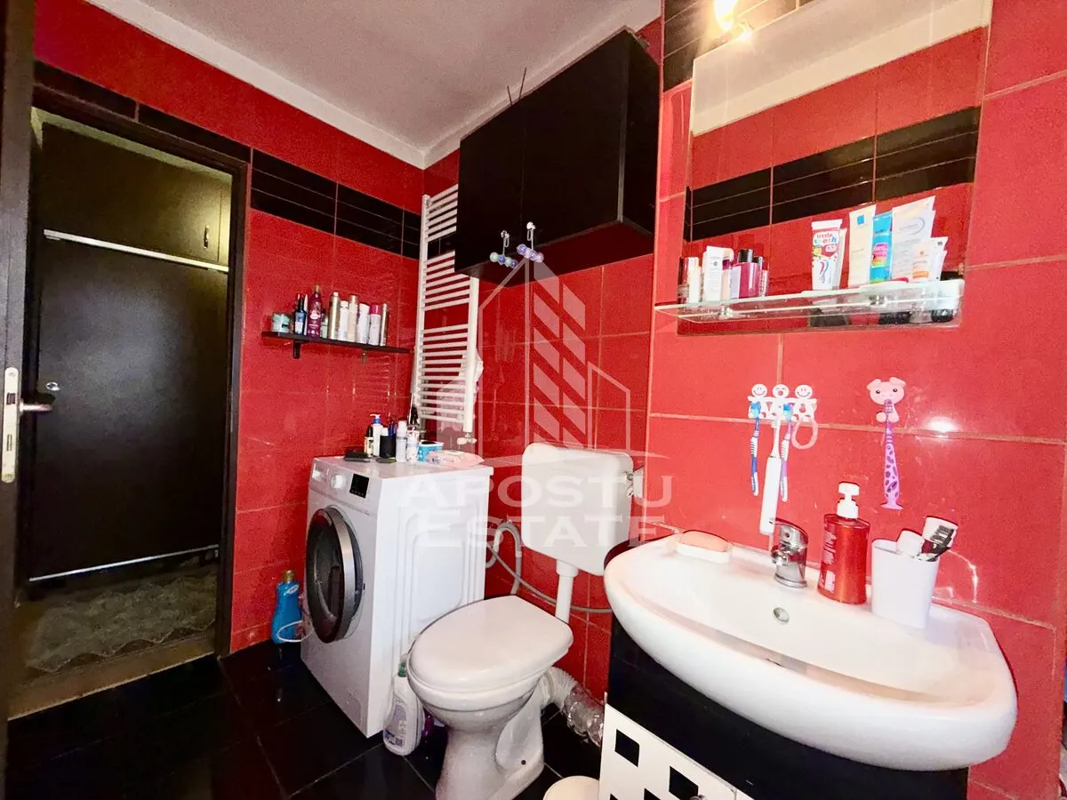Apartament cu 3 camere,semidecomandat,centrala proprie ,zona Girocului - foto 11