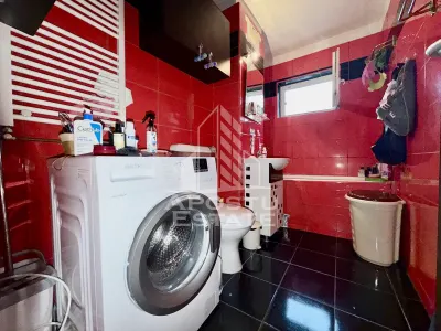 Apartament cu 3 camere,semidecomandat,centrala proprie ,zona Girocului - foto 12
