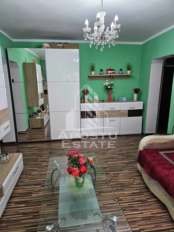 Apartament cu 3 camere,2 bai,semidecomadat,centrala proprie, Girocului - foto 1