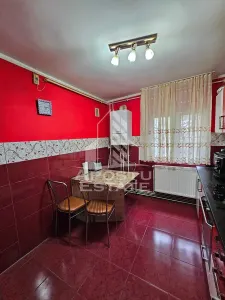 Apartament cu 3 camere,2 bai,semidecomadat,centrala proprie, Girocului - foto 3