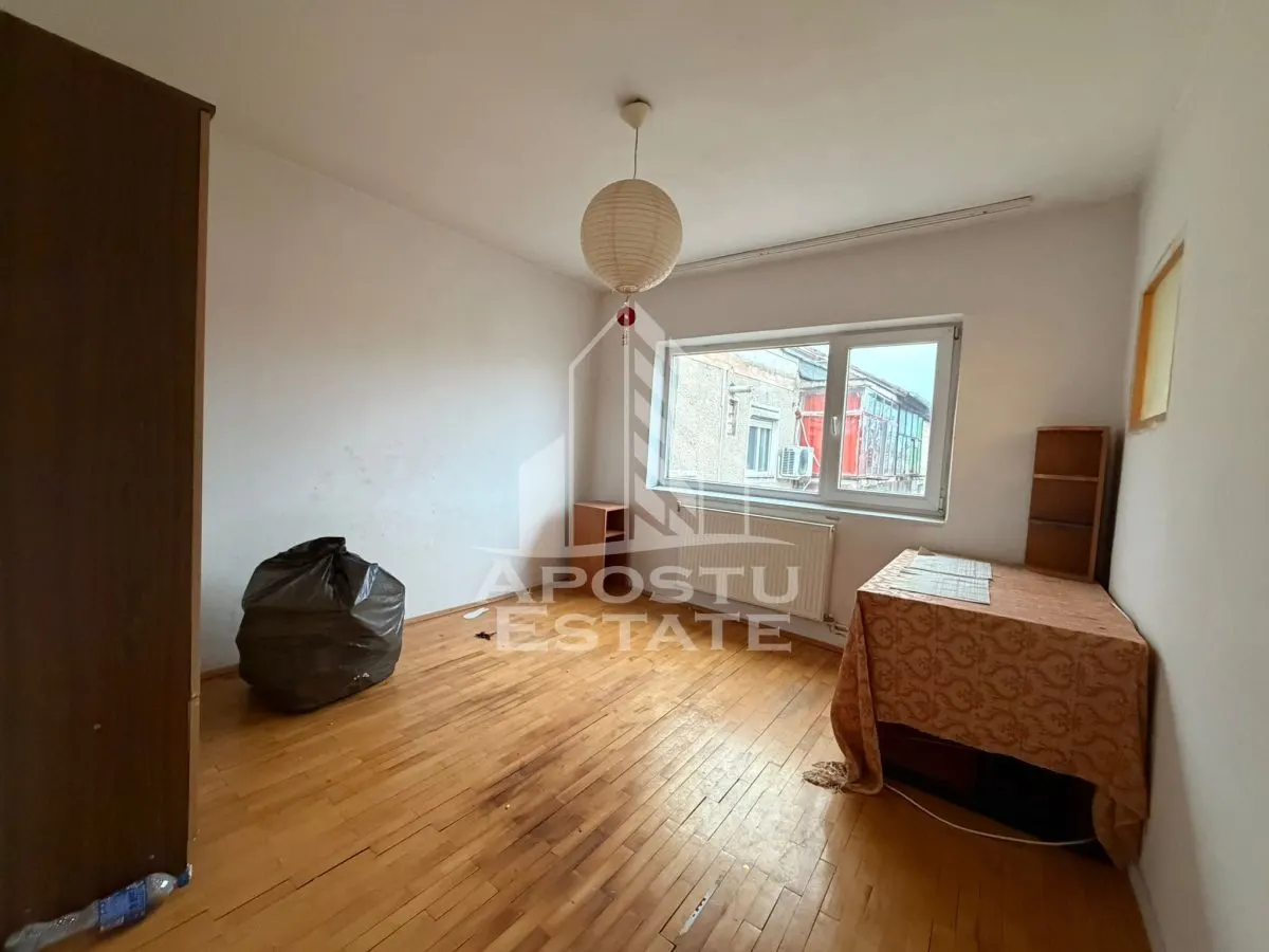 Apartament cu 2 camere, decomandat, centrala proprie, zona Soarelui - foto 1