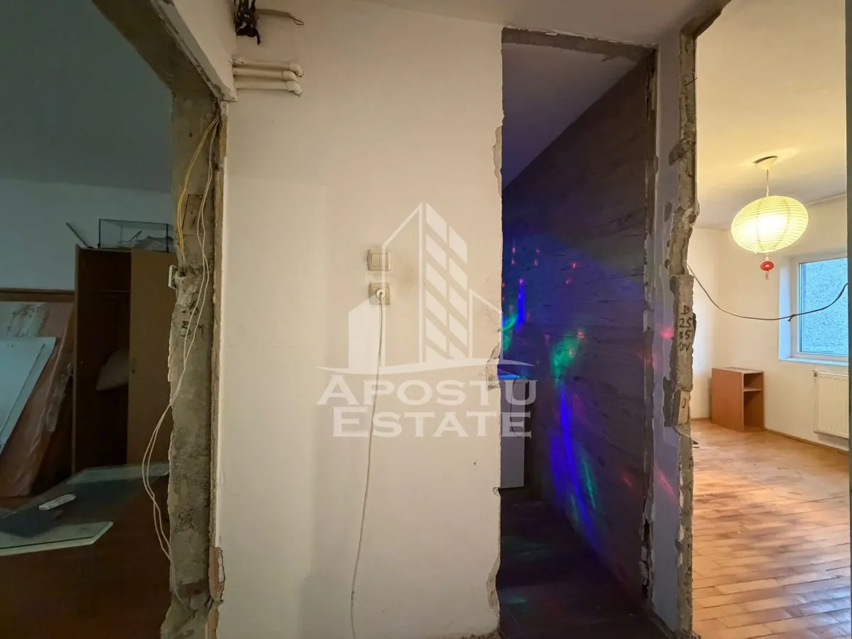 Apartament cu 2 camere, decomandat, centrala proprie, zona Soarelui - foto 4