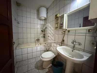 Casa individuala, cu 12 camere,5 bai, acces auto, teren 642, Girocului - foto 13