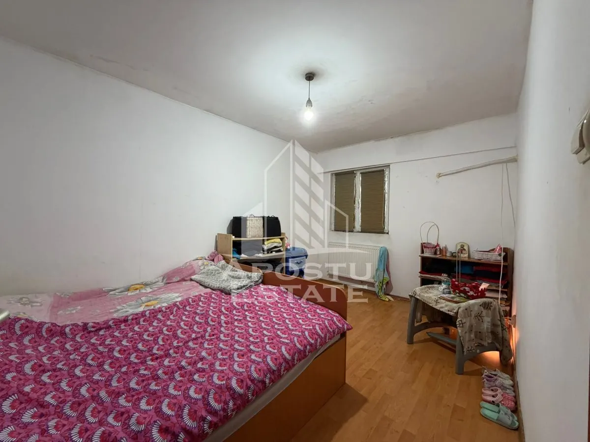 Apartament cu 5 camere, 2 bai, decomandat, centrala zona Girocului - foto 1