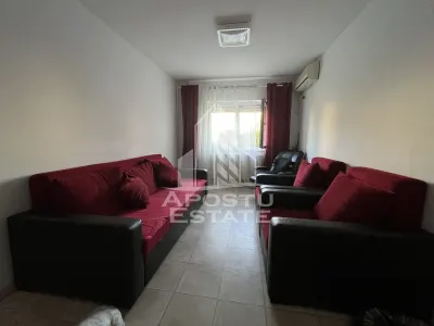 Apartament cu 4 camere, 2 bai, etaj intermediar, zona Soarelui - foto 2