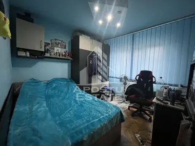 Apartament cu 3 camere,2 bai, etajul 1,centrala proprie,zona Girocului - foto 2
