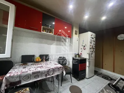 Apartament cu 3 camere,2 bai, etajul 1,centrala proprie,zona Girocului - foto 6