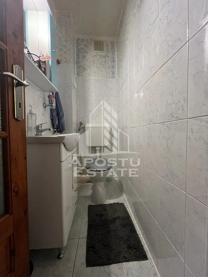 Apartament cu 3 camere,2 bai, etajul 1,centrala proprie,zona Girocului - foto 8
