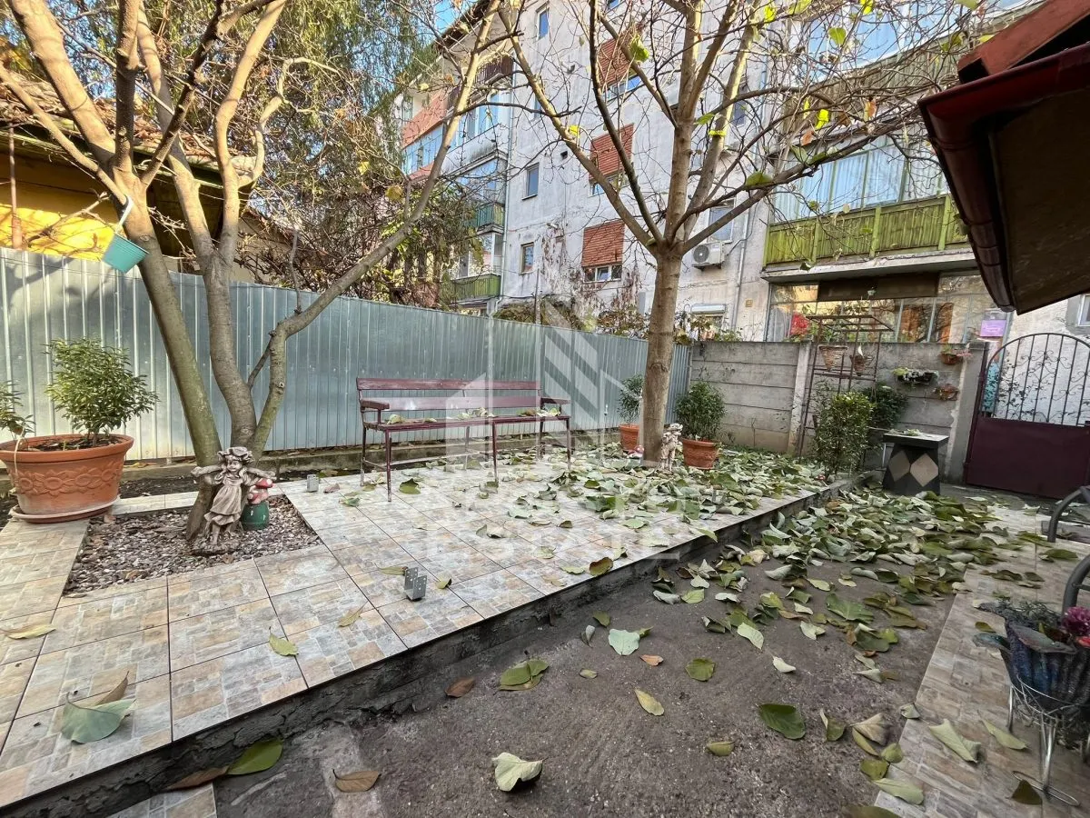Casa individuala, 4 camere, 2 cai de acces, situata in zona Girocului - foto 1