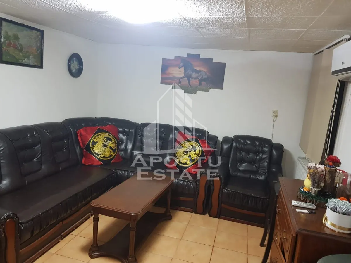 Casa individuala, 4 camere, 2 cai de acces, situata in zona Girocului - foto 2