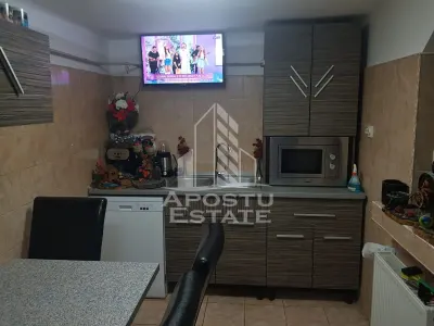 Casa individuala, 4 camere, 2 cai de acces, situata in zona Girocului - foto 6