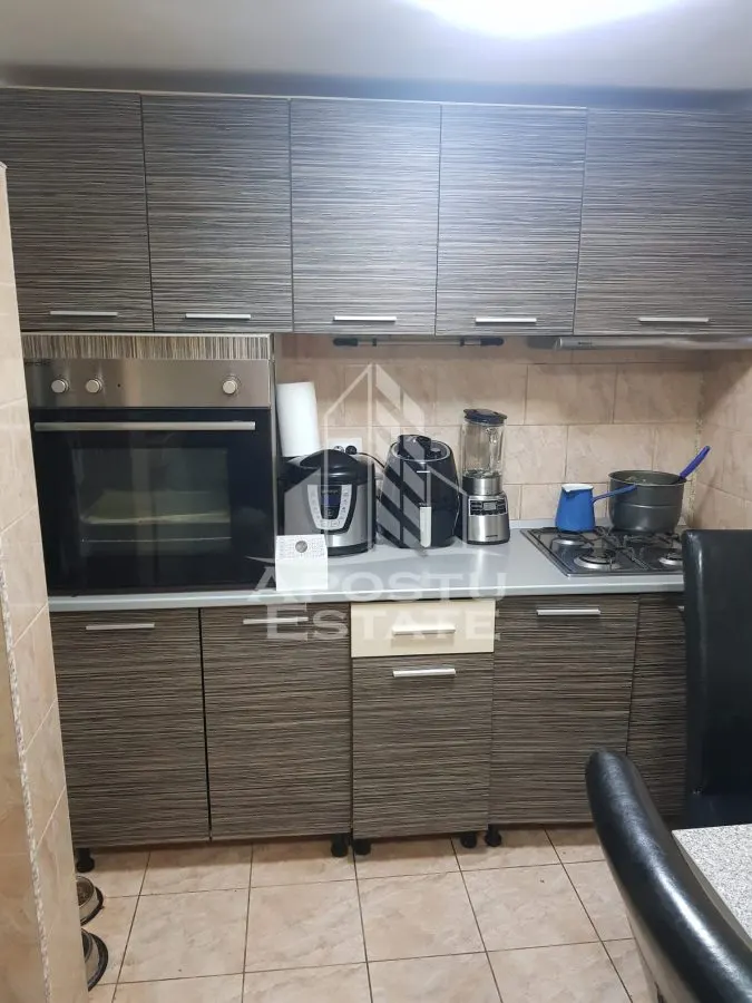 Casa individuala, 4 camere, 2 cai de acces, situata in zona Girocului - foto 7
