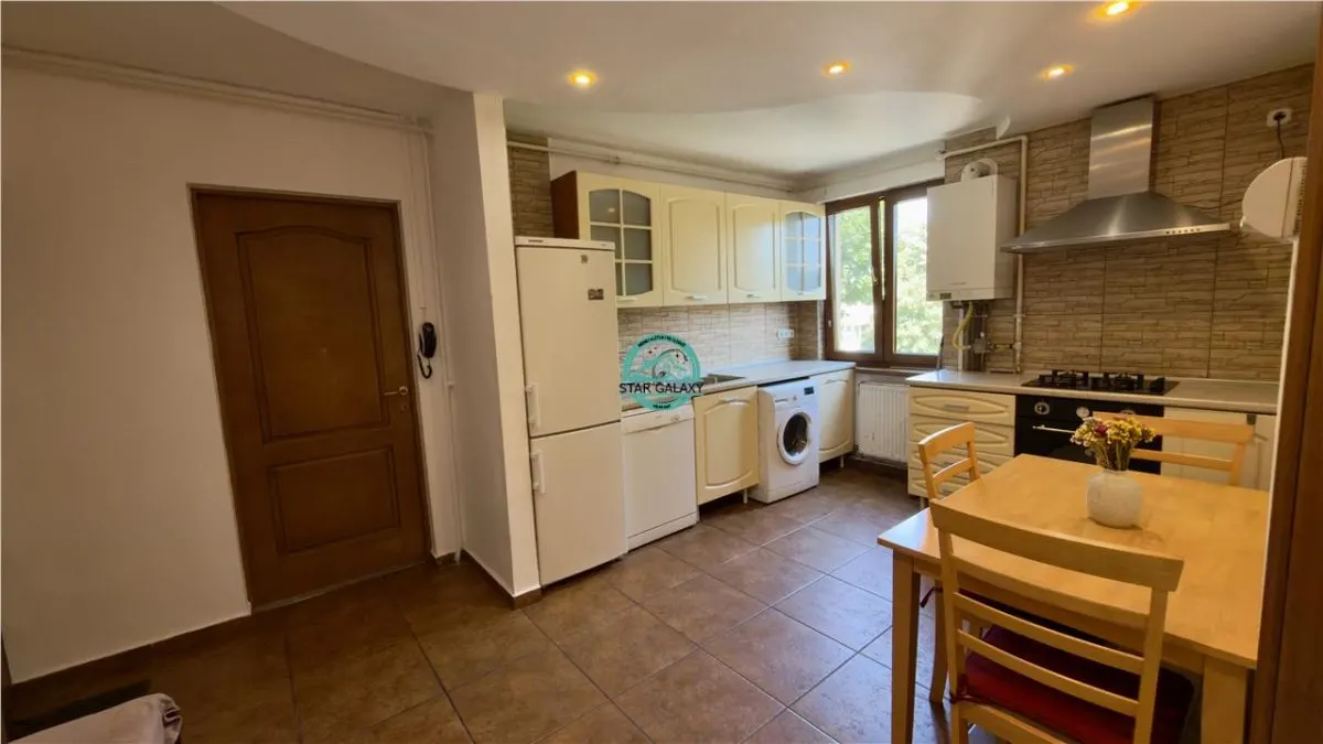 Inchiriez apartament cu 3 camere modern Utilat la 7 minute de centru - foto 1