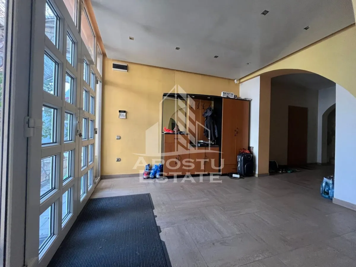 Casa individuala cu 4 camere, teren 404 mp,acces auto,garaj, Girocului - foto 1