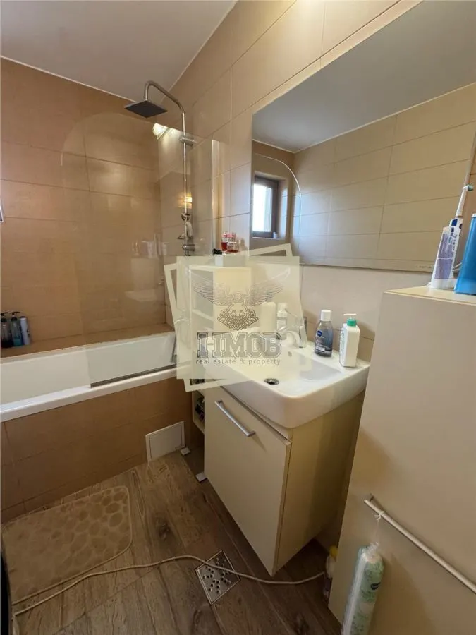 Apartament  decomandat cu 3 camere 2 bai de 105 mp utili - foto 12