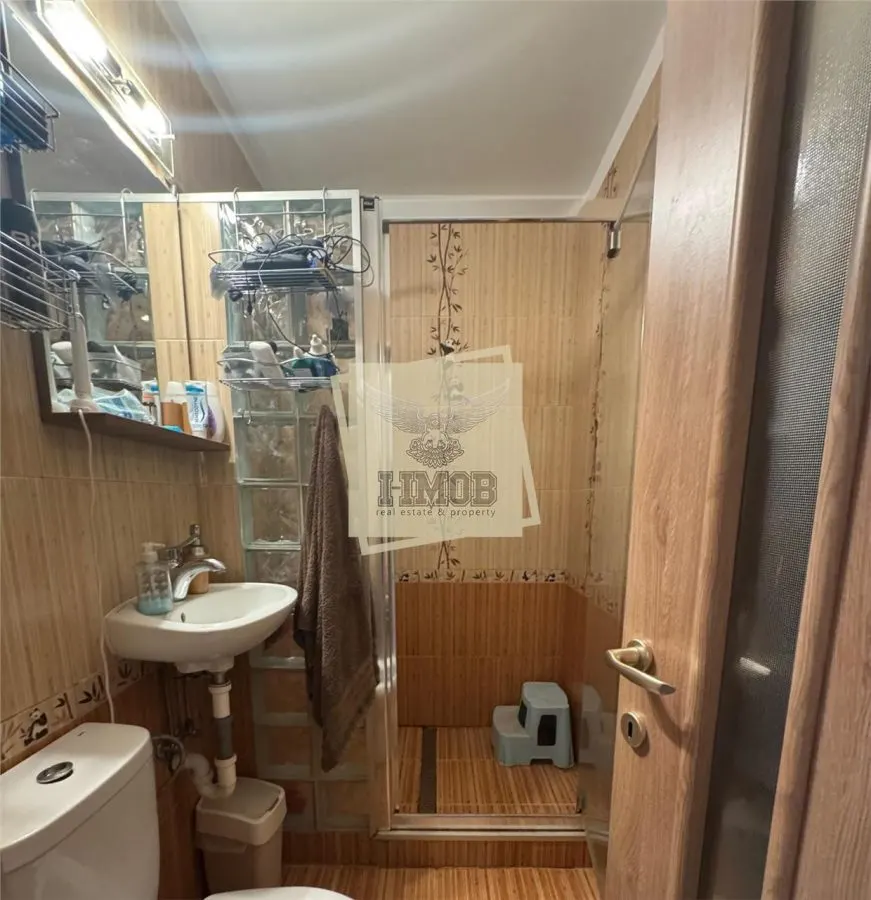 Apartament  decomandat cu 3 camere 2 bai de 105 mp utili - foto 13