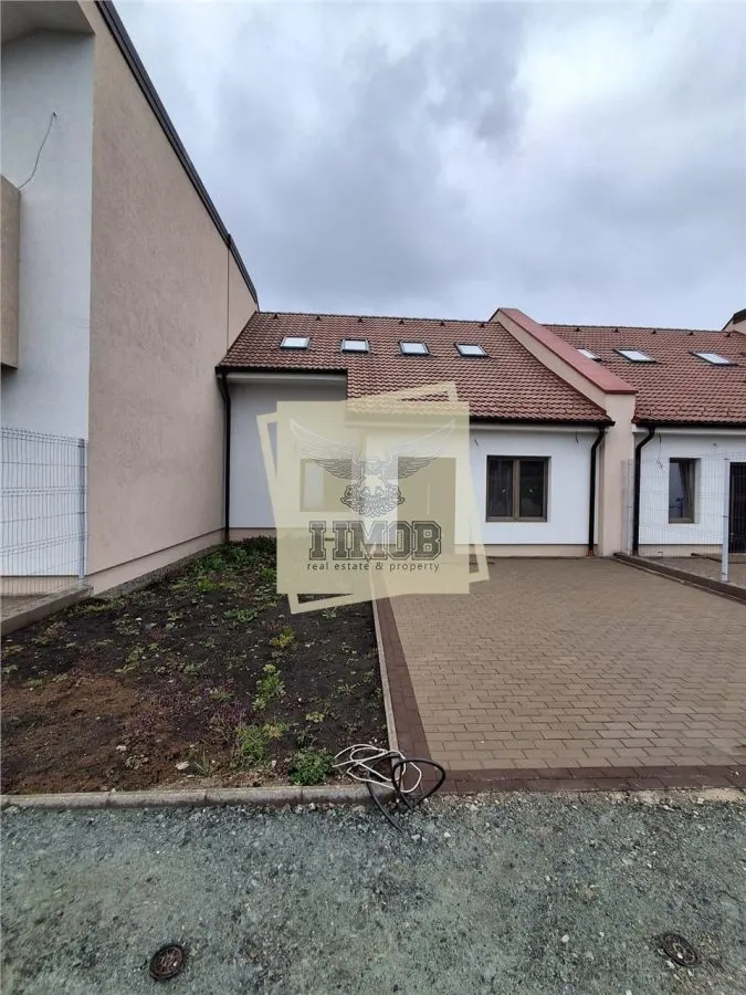 Casa rezidentiala 5 camere 2 bai  parcare  Sura Mica - foto 1