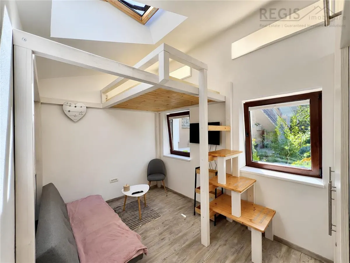 Studio tip loft cu terasa in Centrul Istoric langa primarie - foto 1