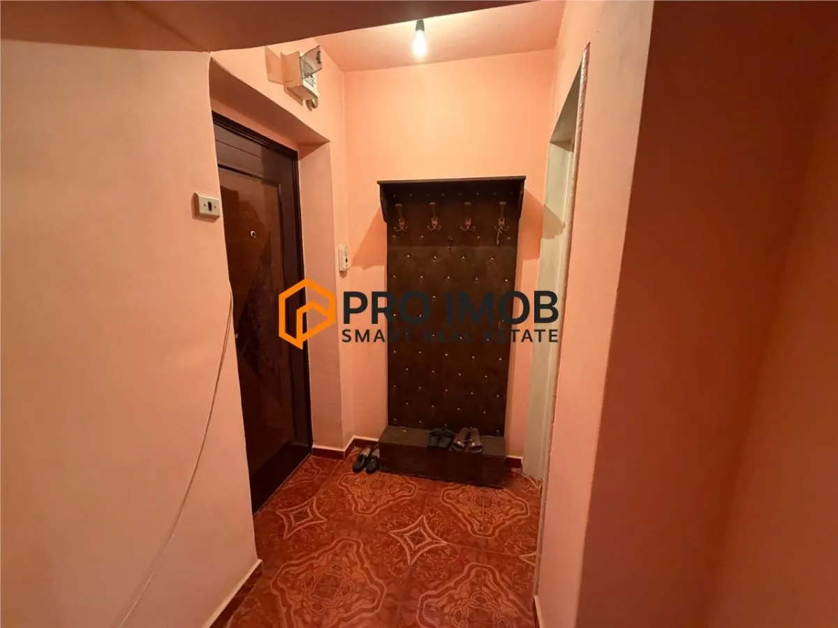 Apartament 3 camere cf 3 decomandat zona Crang - foto 11