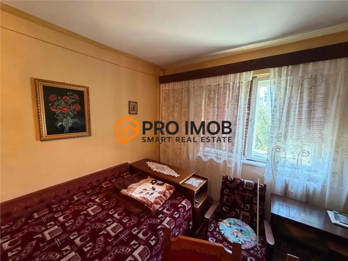 Apartament 3 camere cf 3 decomandat zona Crang - foto 3