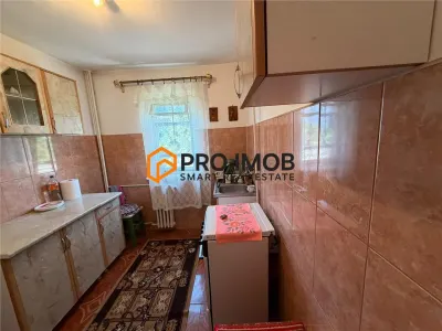 Apartament 3 camere cf 3 decomandat zona Crang - foto 8