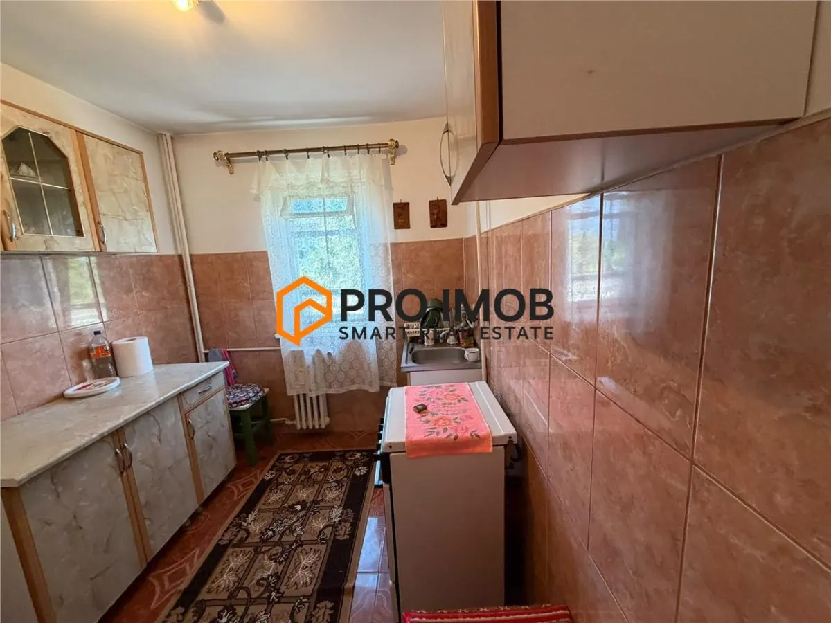 Apartament 3 camere cf 3 decomandat zona Crang - foto 8