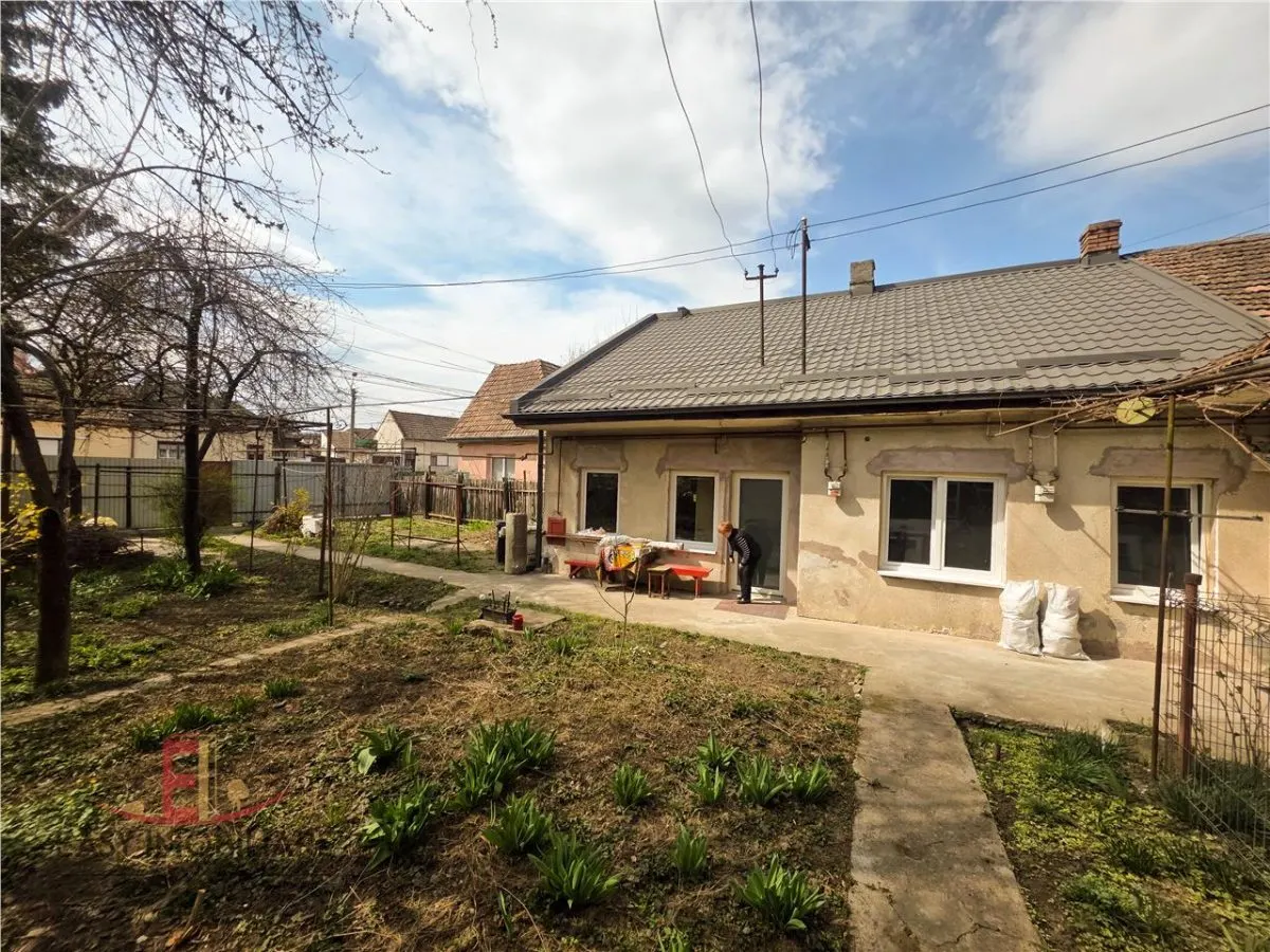 Casa de vanzare, Central, 65mp,  Zona 0, curte, Targu Mures - foto 1