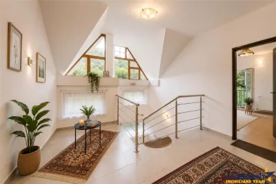 Vila traditionala, cu domeniu de 5.025 mp, pe aripa Cetatii Medievale Brasov - foto 5
