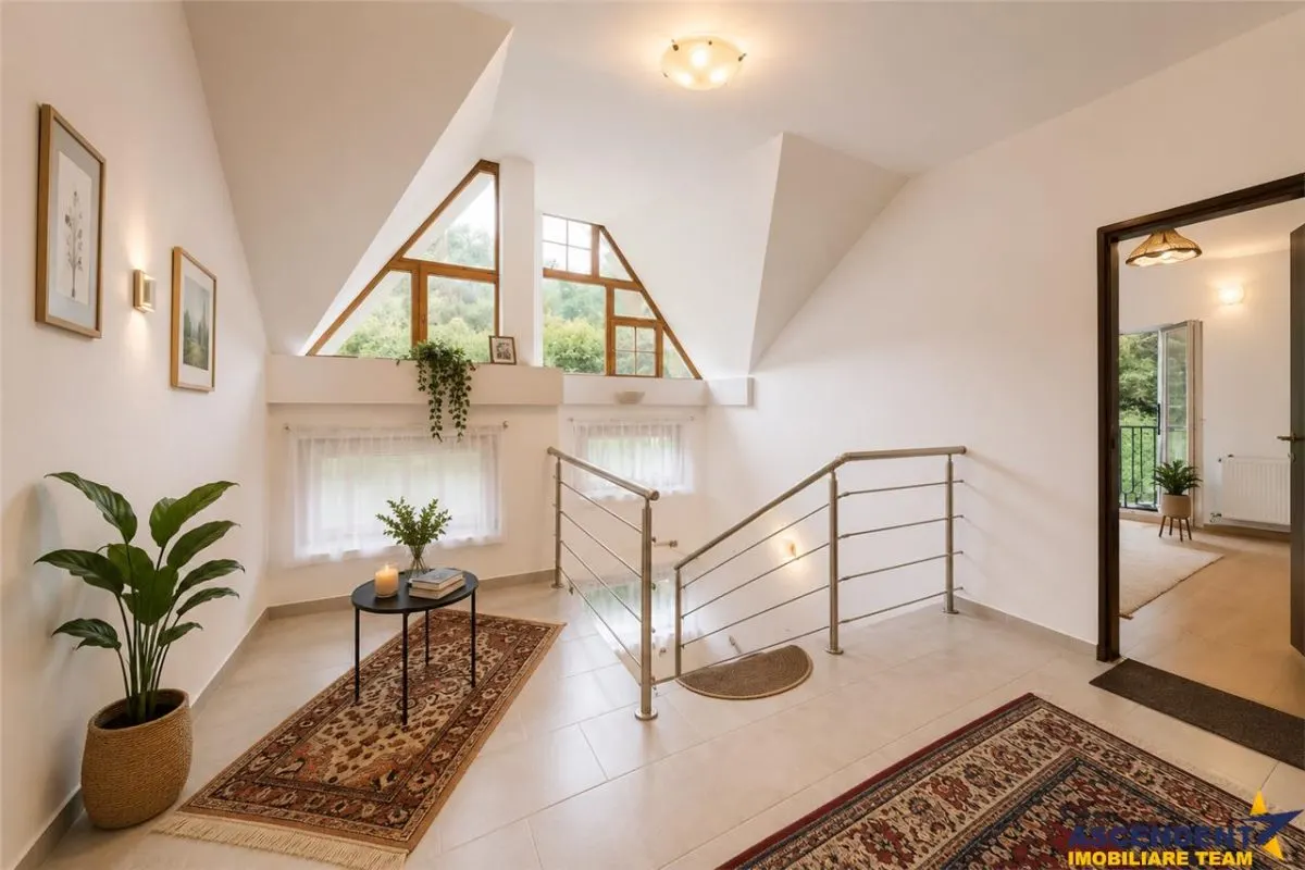 Vila traditionala, cu domeniu de 5.025 mp, pe aripa Cetatii Medievale Brasov - foto 5
