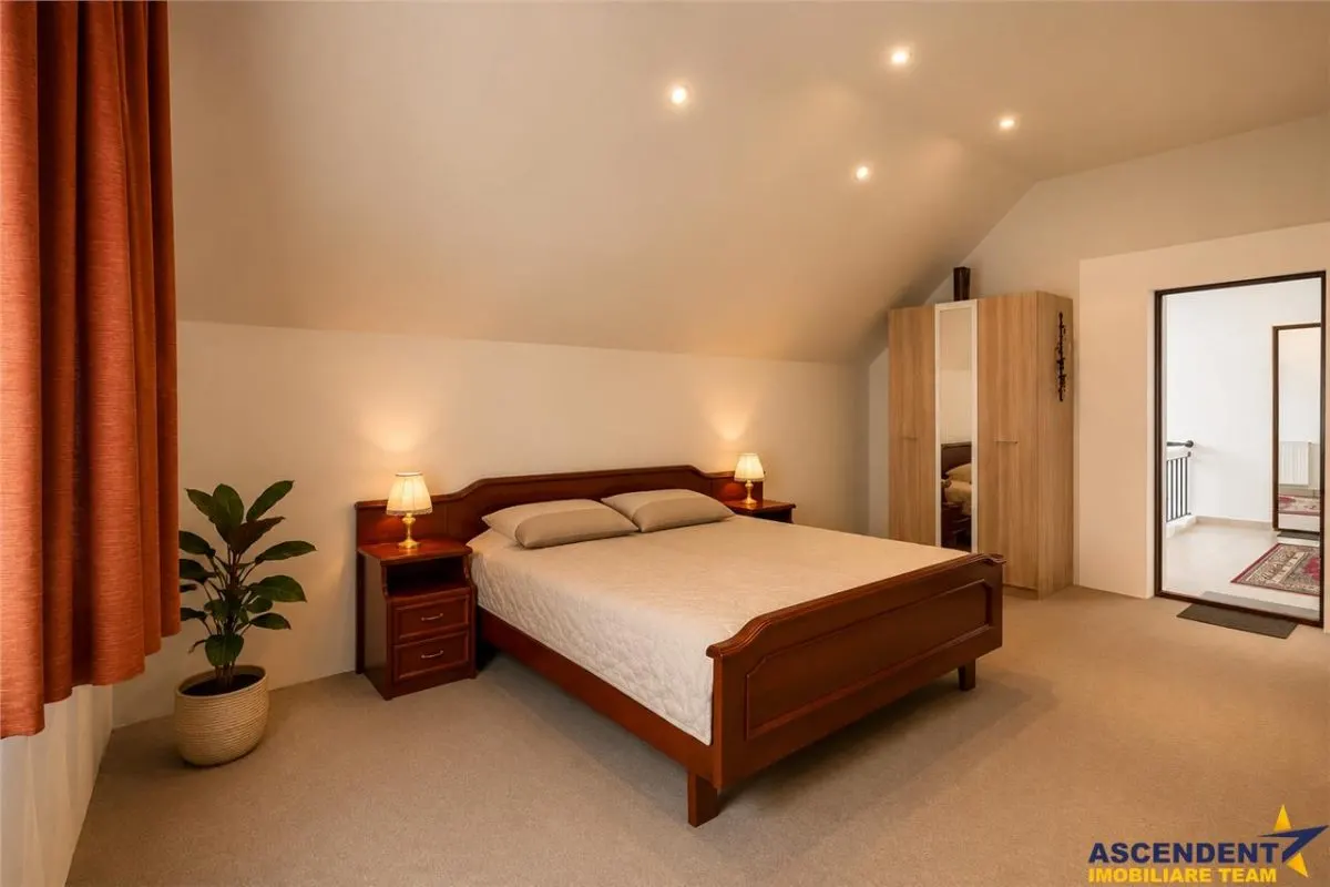 Vila traditionala, cu domeniu de 5.025 mp, pe aripa Cetatii Medievale Brasov - foto 6