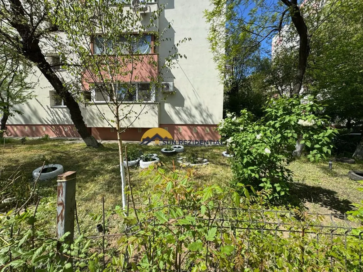 Basarabiei-2 minute de metrou, apartament 3 camere, bloc reabilitat, zona verde - foto 1