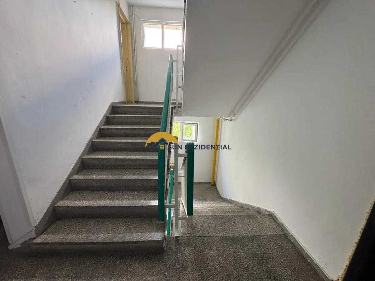 Basarabiei-2 minute de metrou, apartament 3 camere, bloc reabilitat, zona verde - foto 17