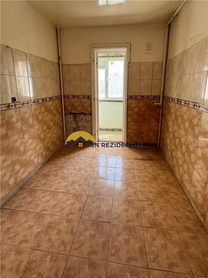 Basarabia,apartament 3 camere,bloc reabilitat,centrala termica,boxa - foto 9