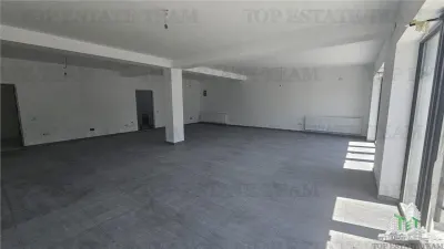 Cladire 240mp cu 2 spatii comerciale la inchiriat in centru Domnesti - foto 2