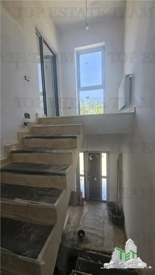 Cladire 240mp cu 2 spatii comerciale la inchiriat in centru Domnesti - foto 3
