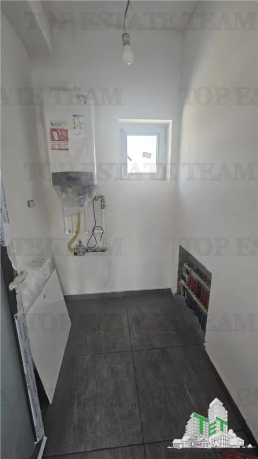 Cladire 240mp cu 2 spatii comerciale la inchiriat in centru Domnesti - foto 5