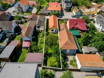 Casa cu potential,  acces la/ din 2 strazi,  512 mp teren,  Sfantu Gheorghe - foto 2