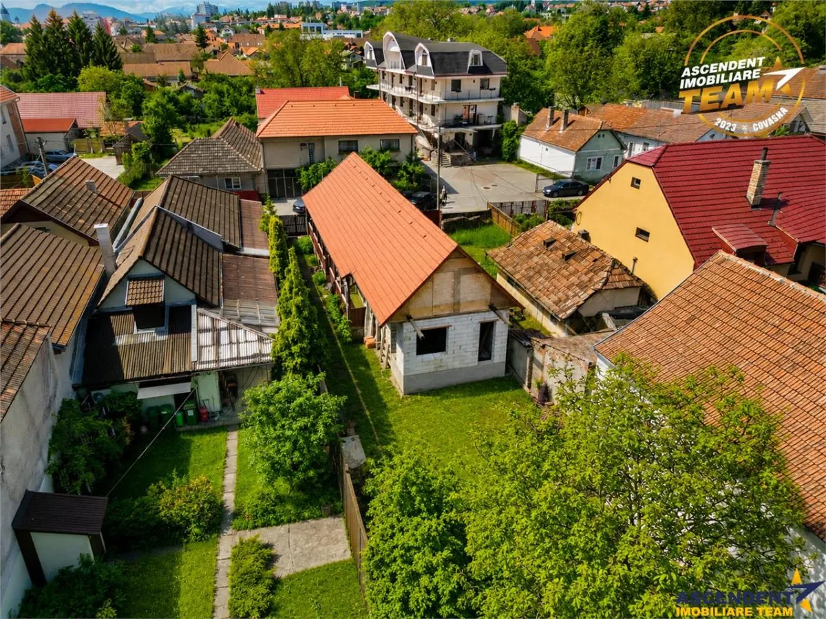 Casa cu potential,  acces la/ din 2 strazi,  512 mp teren,  Sfantu Gheorghe - foto 13