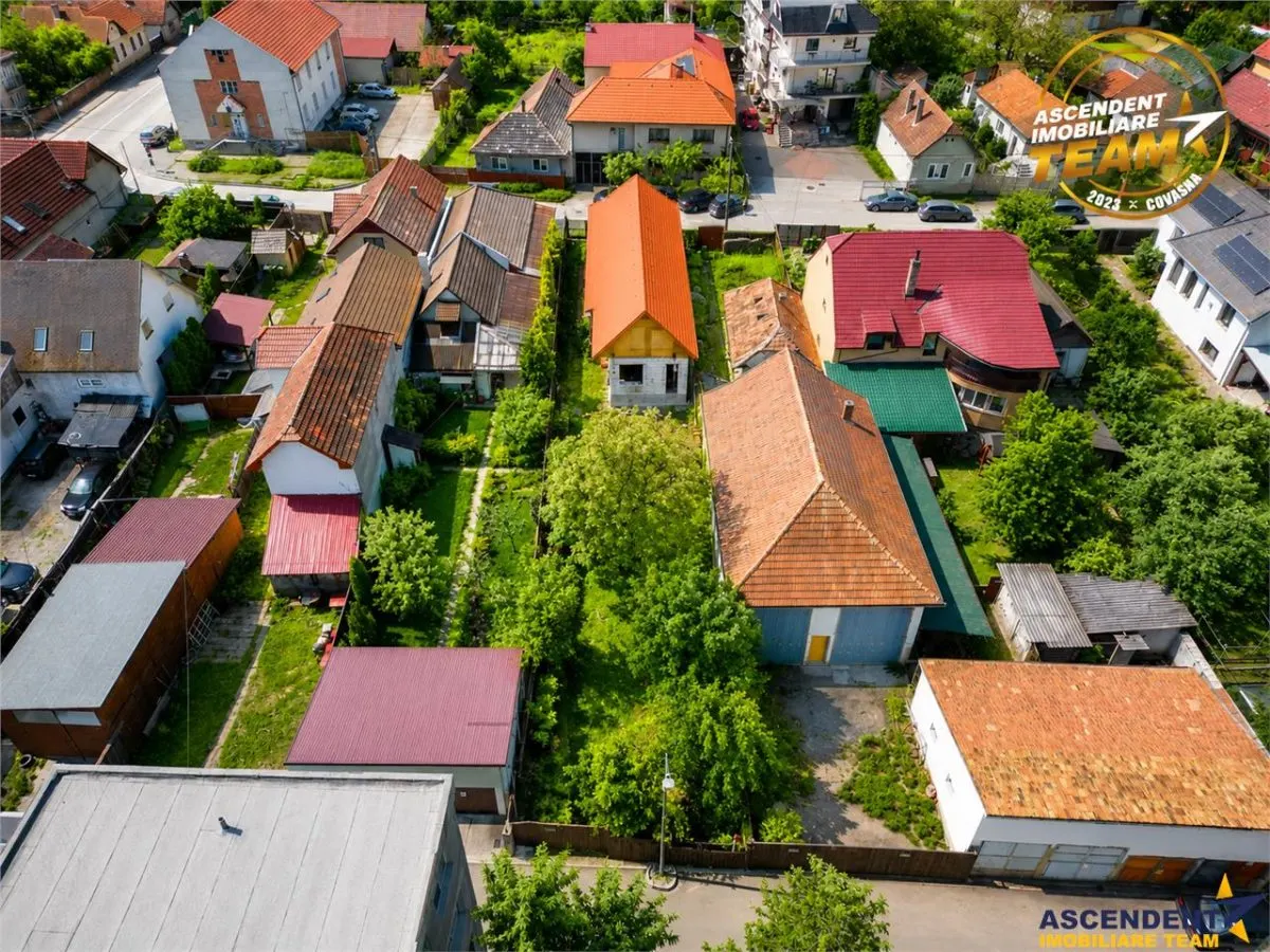 Casa cu potential,  acces la/ din 2 strazi,  512 mp teren,  Sfantu Gheorghe - foto 4