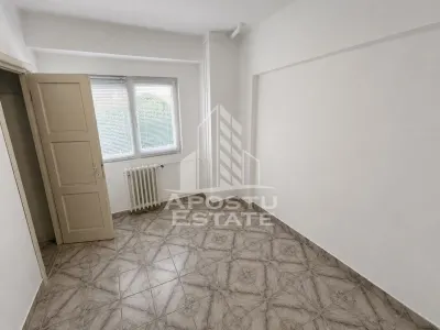 Apartament 2 camere, decomandate, etaj 5/6, garaj subteran, Aradului. - foto 3