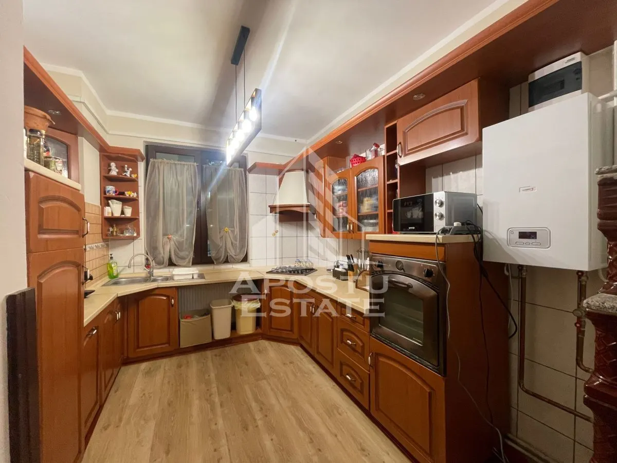 Vila tip duplex, P+1E+M, Poiana Marului - foto 12
