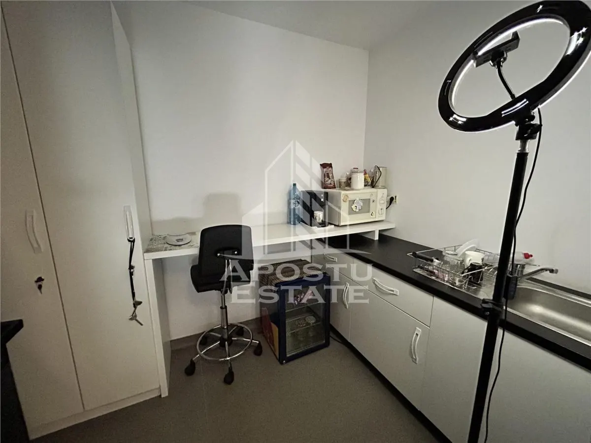 Spatiu comercial SAD, de inchiriat, amenajat modern, parcare Ghiroda. - foto 8
