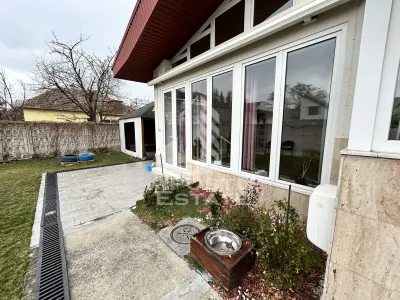 Vila P+2E, 6 camere, 3 bai, garaj dublu, zona Lipovei - foto 2