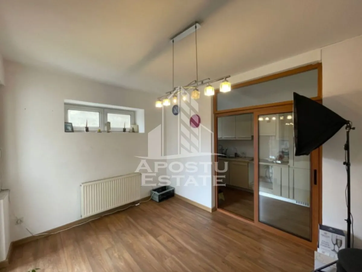 Vila P+2E, 6 camere, 3 bai, garaj dublu, zona Lipovei - foto 8