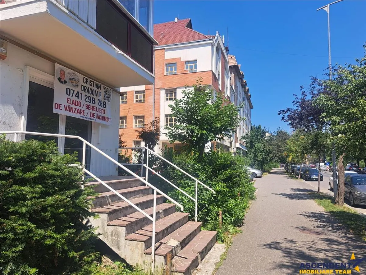 De inchiriat: Spatiu comercial aflat in zona centrala, Sfantu Gheorghe - foto 1